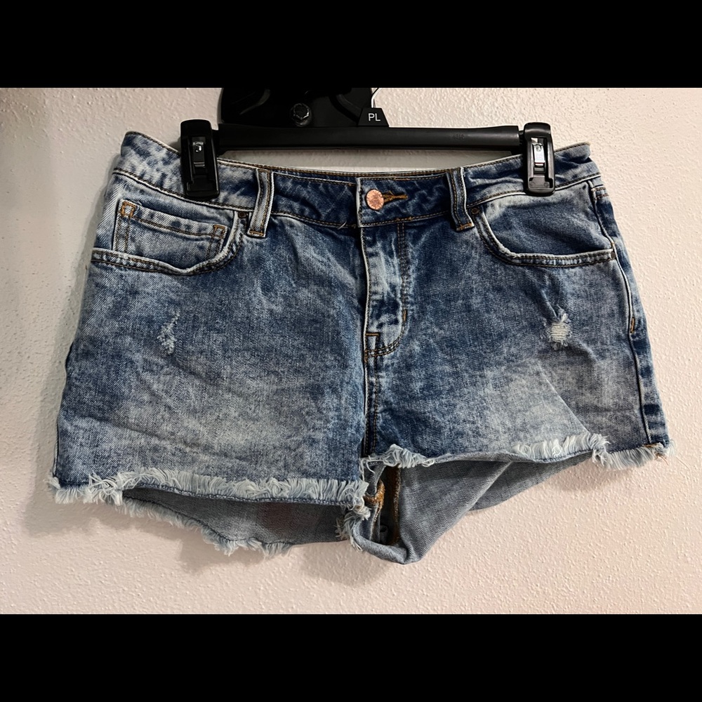 Bullhead - Low Rise Short - Size 28